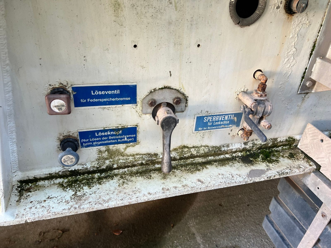 Feldbinder EUT 46,3 - Полуприцеп цистерна для сыпучих грузов: фото 2 Feldbinder EUT 46,3 - Полуприцеп цистерна для сыпучих грузов: фото 2