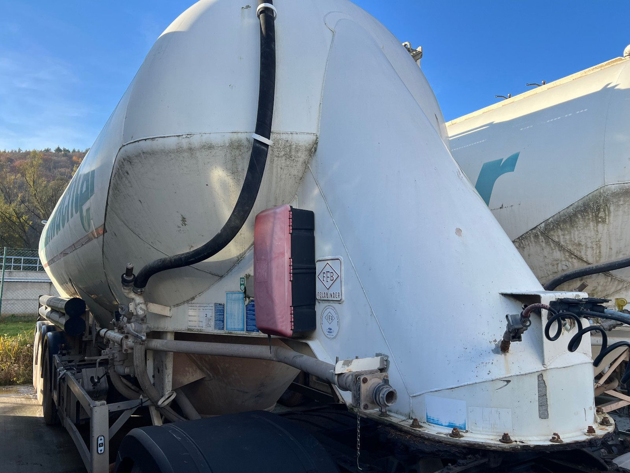 Feldbinder EUT 46,3 - Полуприцеп цистерна для сыпучих грузов: фото 3 Feldbinder EUT 46,3 - Полуприцеп цистерна для сыпучих грузов: фото 3