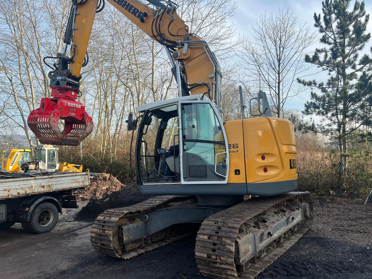 Liebherr R 926 Compact SW 48 Likufix - Гусеничный экскаватор: фото 1 Liebherr R 926 Compact SW 48 Likufix - Гусеничный экскаватор: фото 1