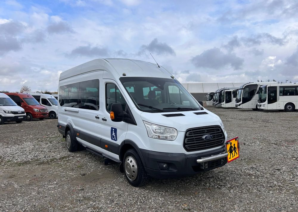 Микроавтобус, Пассажирский фургон Ford Transit: фото 1