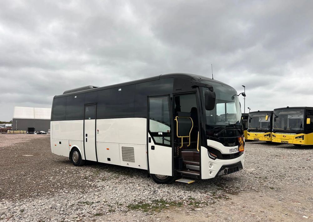 Isuzu Grand Toro - Пригородный автобус: фото 2 Isuzu Grand Toro - Пригородный автобус: фото 2