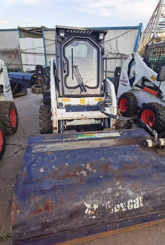 Bobcat S16 - Мини-погрузчик с бортовым поворотом: фото 4 Bobcat S16 - Мини-погрузчик с бортовым поворотом: фото 4