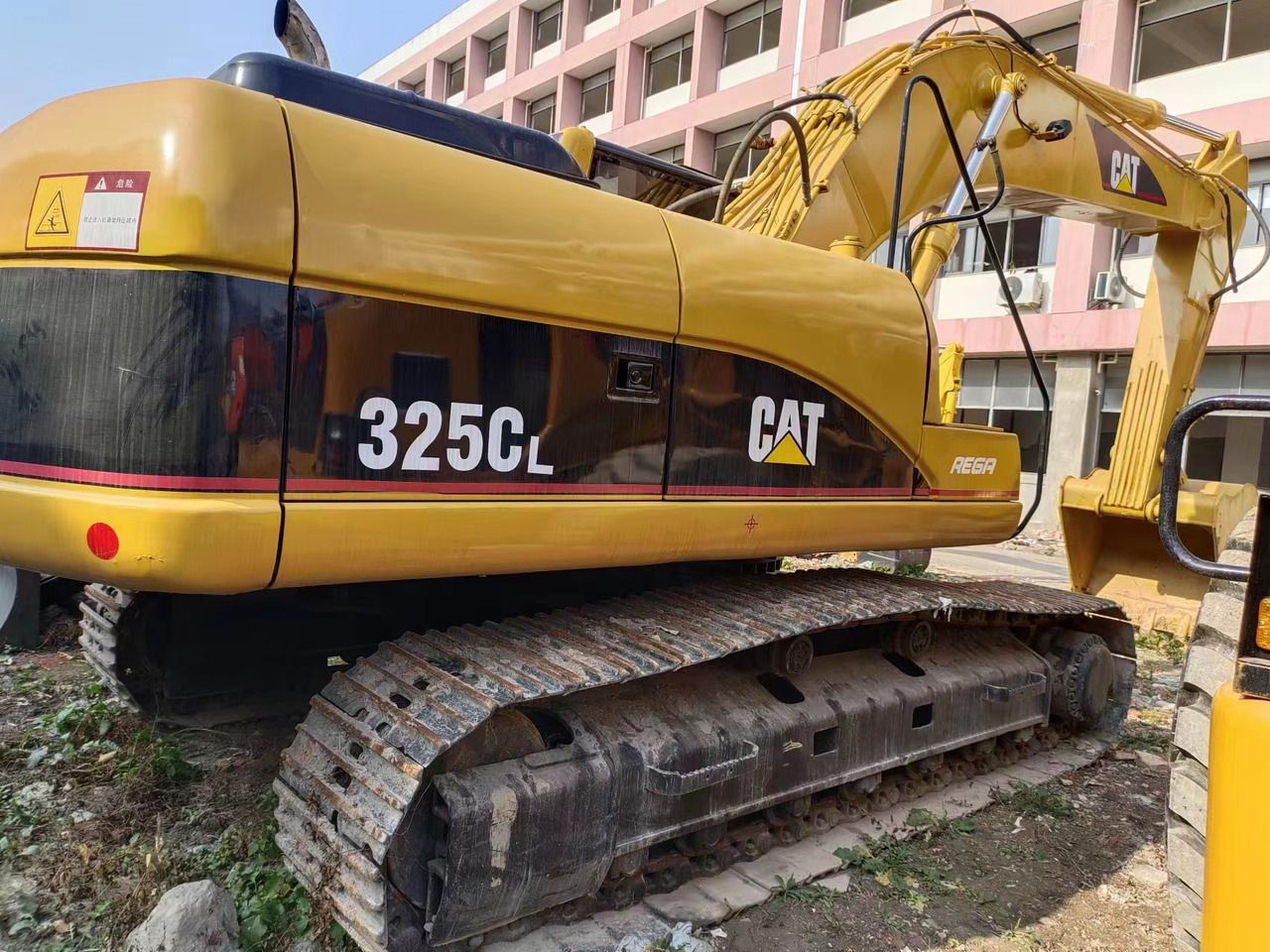 CAT 325CL - Гусеничный экскаватор: фото 1 CAT 325CL - Гусеничный экскаватор: фото 1