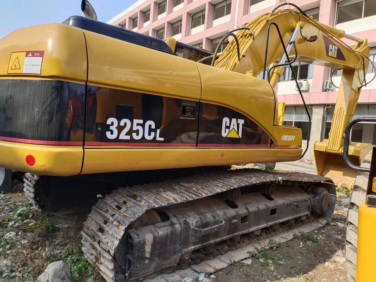 CAT 325CL - Гусеничный экскаватор: фото 1 CAT 325CL - Гусеничный экскаватор: фото 1