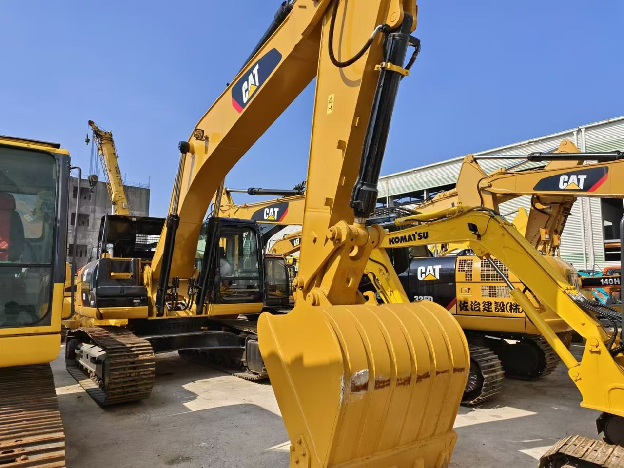 CAT 330D2 - Гусеничный экскаватор: фото 3 CAT 330D2 - Гусеничный экскаватор: фото 3