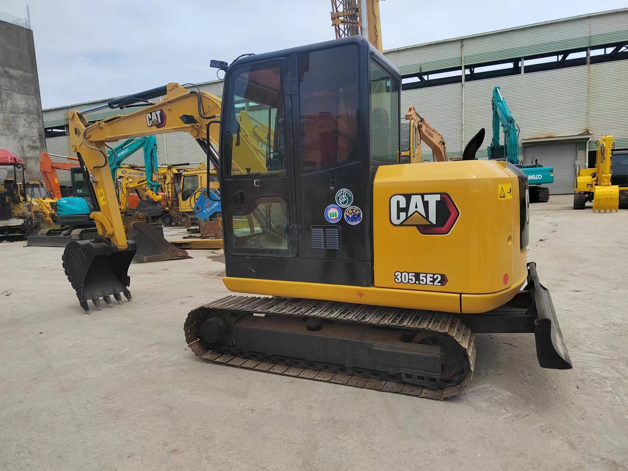 CAT CAT 305 CATERPILLAR 305.5E2 - Мини-экскаватор: фото 3 CAT CAT 305 CATERPILLAR 305.5E2 - Мини-экскаватор: фото 3