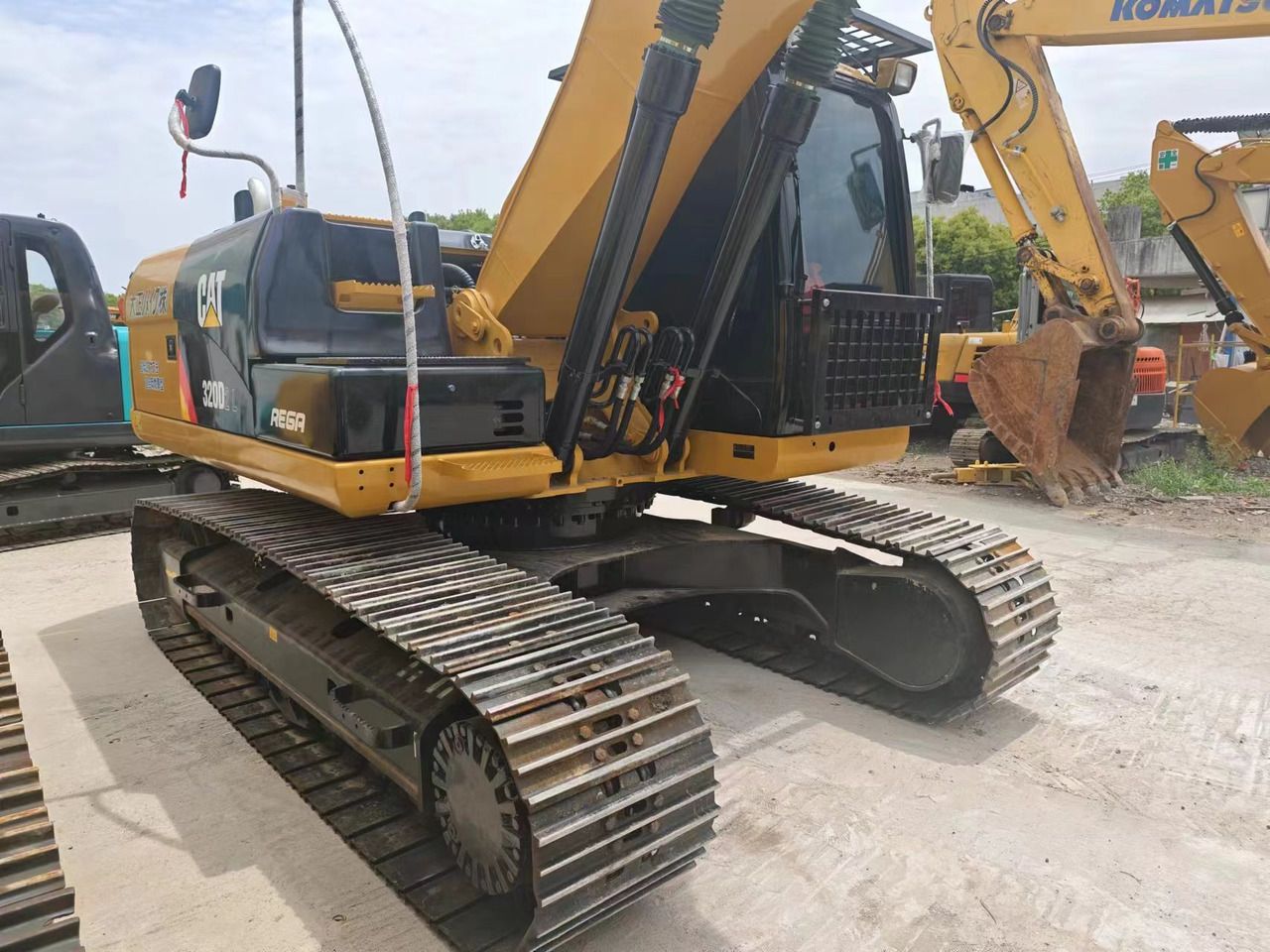 CATERPILLAR 320D - Гусеничный экскаватор: фото 4 CATERPILLAR 320D - Гусеничный экскаватор: фото 4