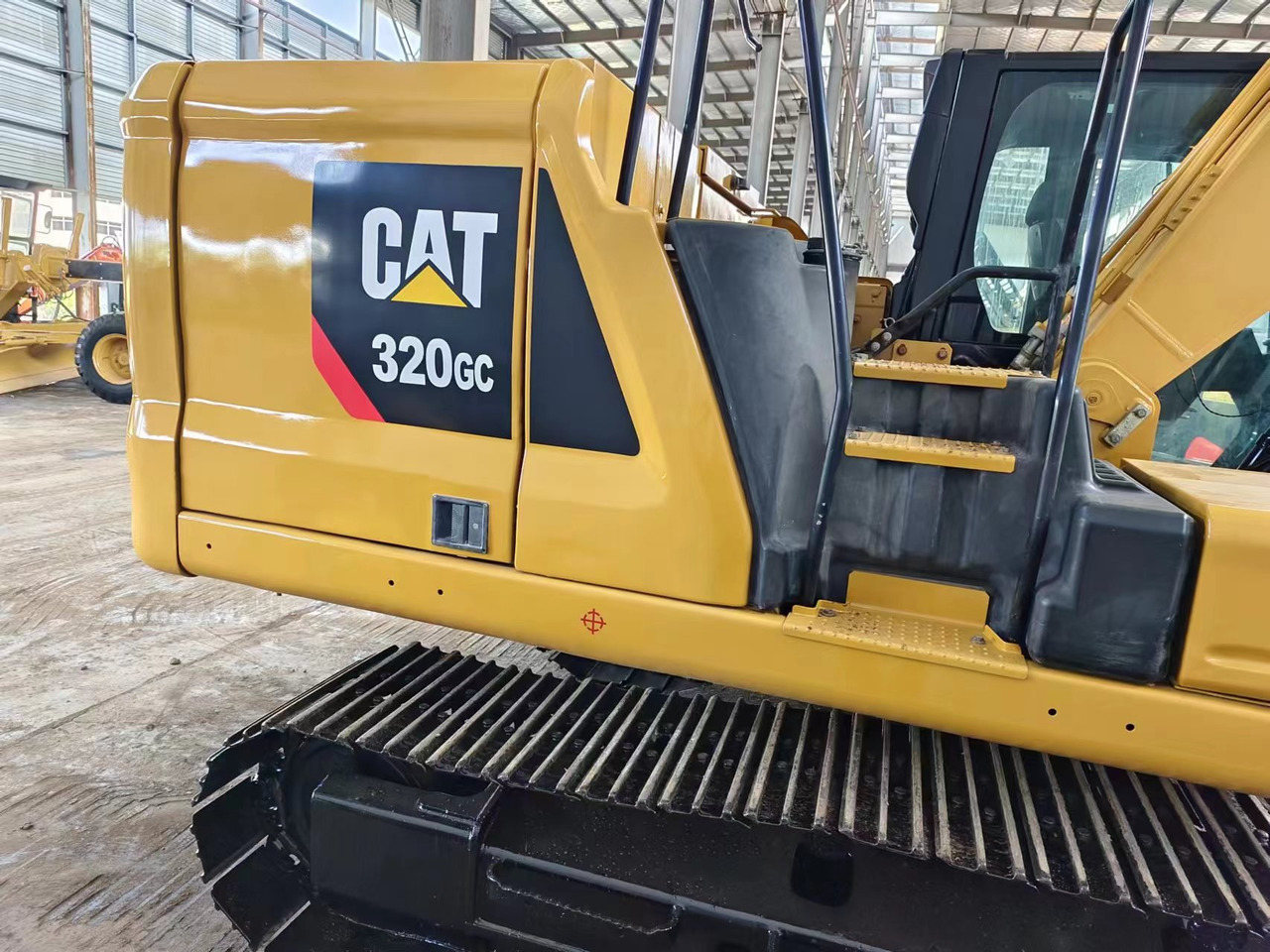 CATERPILLAR 320GC - Гусеничный экскаватор: фото 3 CATERPILLAR 320GC - Гусеничный экскаватор: фото 3