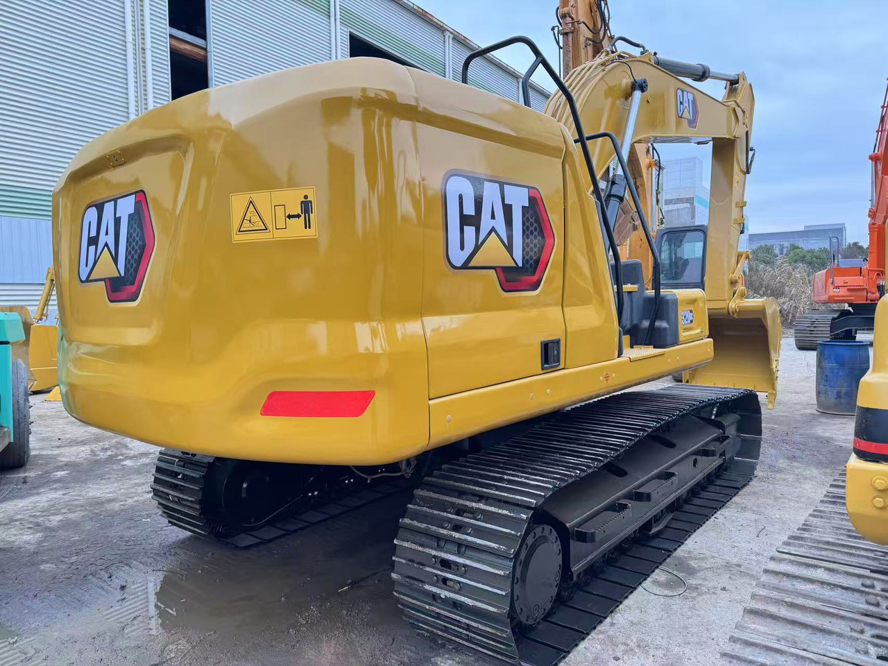 CATERPILLAR 320GC - Гусеничный экскаватор: фото 1 CATERPILLAR 320GC - Гусеничный экскаватор: фото 1