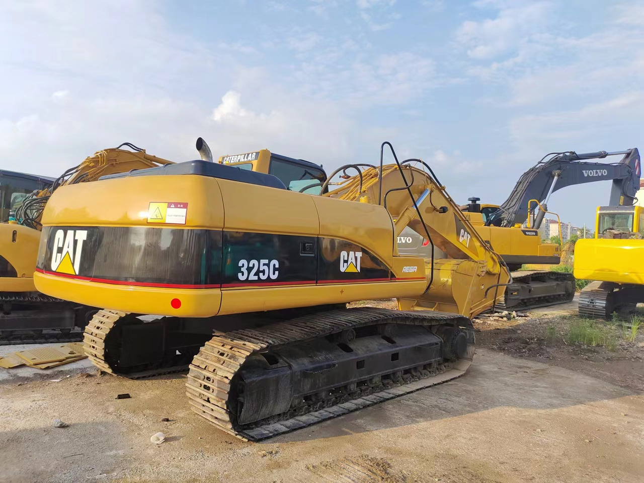 CATERPILLAR 325C - Гусеничный экскаватор: фото 2 CATERPILLAR 325C - Гусеничный экскаватор: фото 2