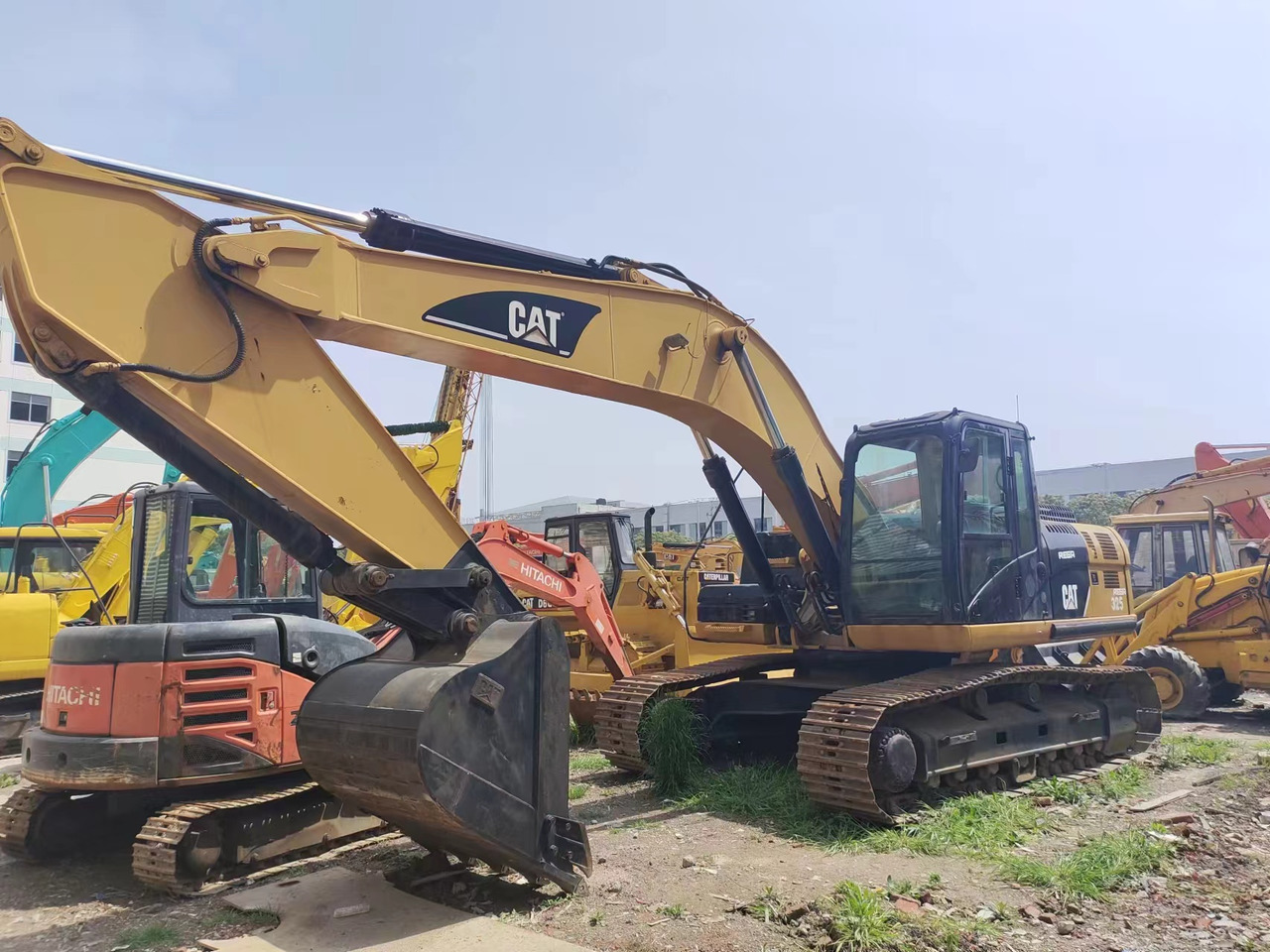 CATERPILLAR 325C - Гусеничный экскаватор: фото 2 CATERPILLAR 325C - Гусеничный экскаватор: фото 2