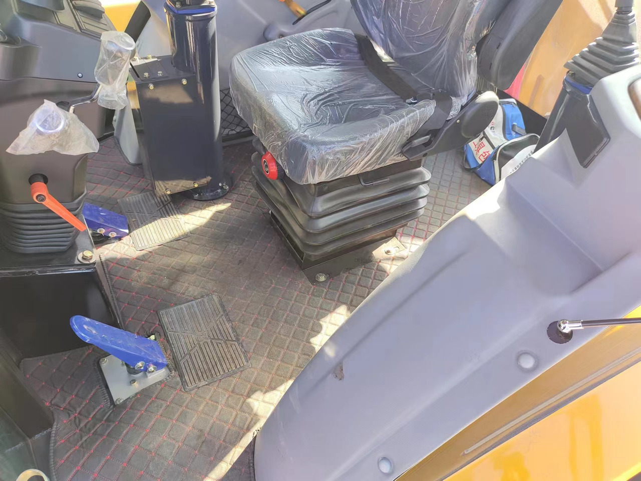 Экскаватор-погрузчик CATERPILLAR 420F: фото 7 Экскаватор-погрузчик CATERPILLAR 420F: фото 7