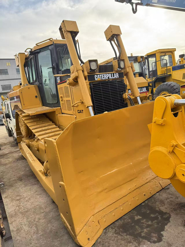 CATERPILLAR D6T - Бульдозер: фото 1 CATERPILLAR D6T - Бульдозер: фото 1