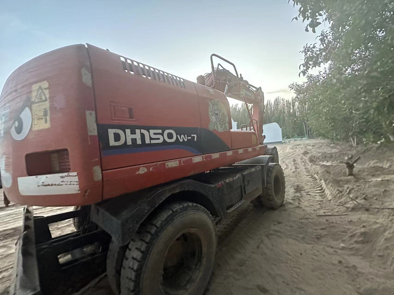 DOOSAN DH150W-7 - Колёсный экскаватор: фото 2 DOOSAN DH150W-7 - Колёсный экскаватор: фото 2
