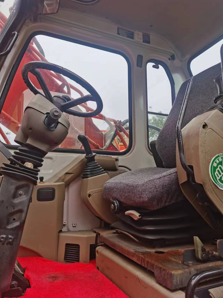 DOOSAN DH150W-7 - Колёсный экскаватор: фото 3 DOOSAN DH150W-7 - Колёсный экскаватор: фото 3