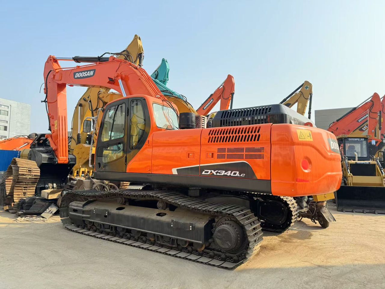 DOOSAN DX340LC - Гусеничный экскаватор: фото 1 DOOSAN DX340LC - Гусеничный экскаватор: фото 1