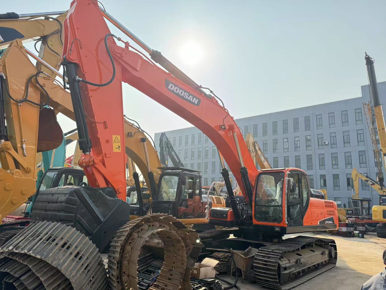 DOOSAN DX340LC - Гусеничный экскаватор: фото 3 DOOSAN DX340LC - Гусеничный экскаватор: фото 3