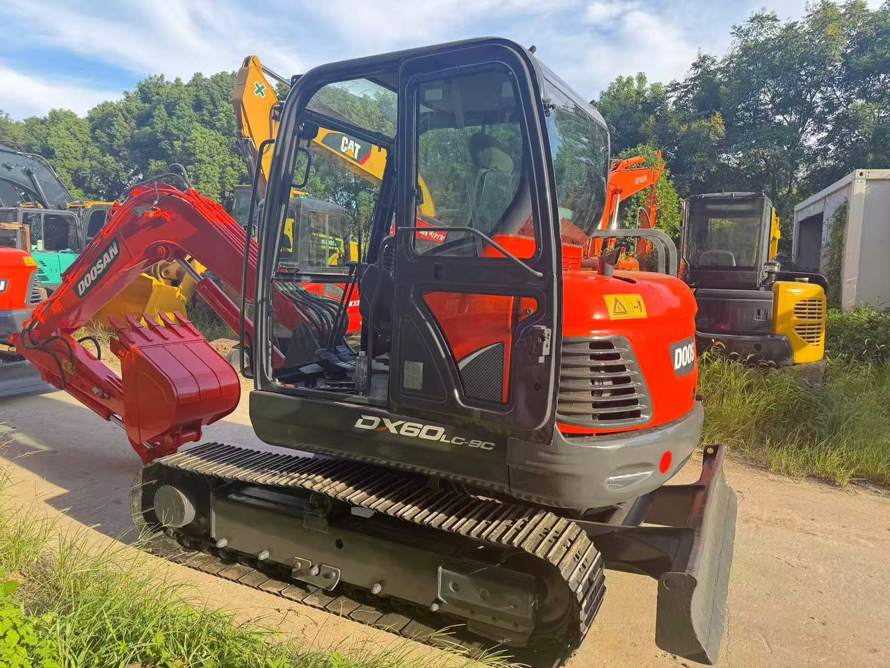 DOOSAN DX60 - Мини-экскаватор: фото 2 DOOSAN DX60 - Мини-экскаватор: фото 2