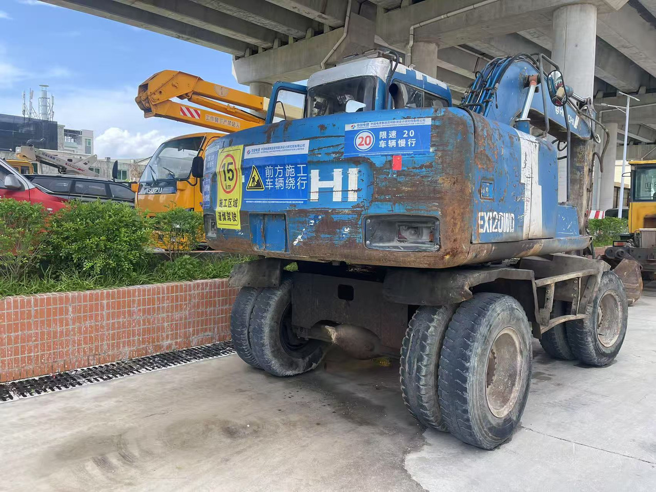 HITACHI EX100WD-2 - Колёсный экскаватор: фото 3 HITACHI EX100WD-2 - Колёсный экскаватор: фото 3