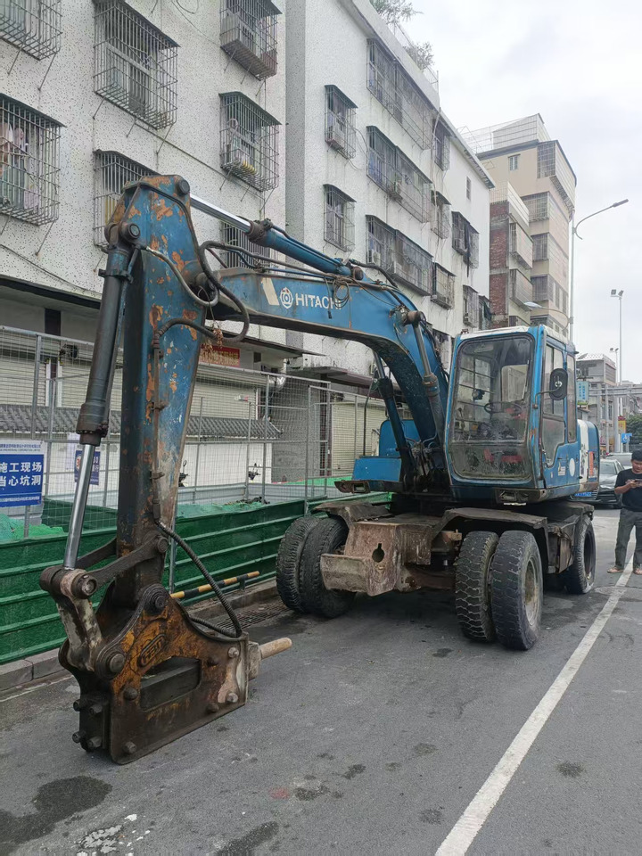 HITACHI EX100WD-2 - Колёсный экскаватор: фото 1 HITACHI EX100WD-2 - Колёсный экскаватор: фото 1