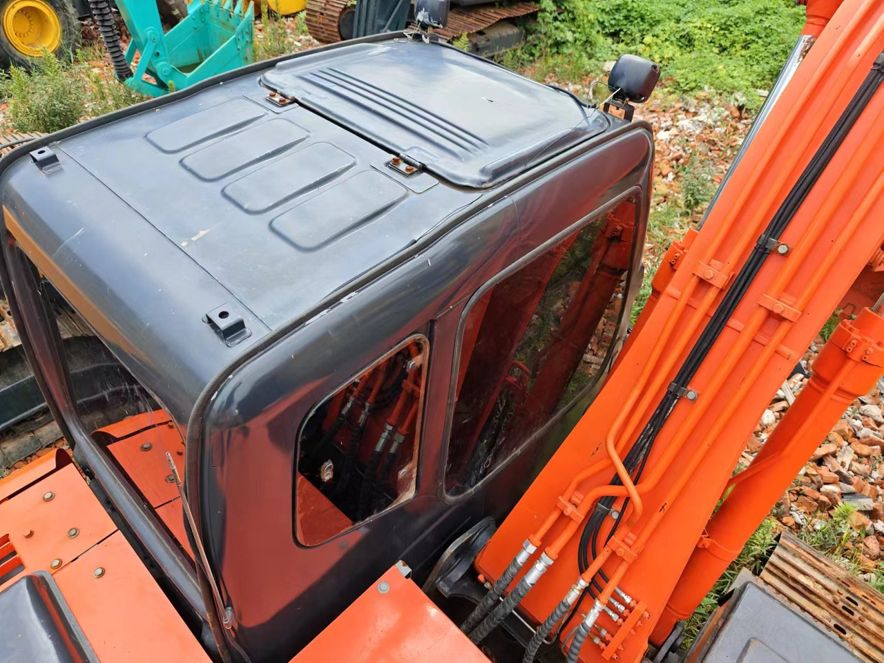 HITACHI EX120-5 - Гусеничный экскаватор: фото 2 HITACHI EX120-5 - Гусеничный экскаватор: фото 2