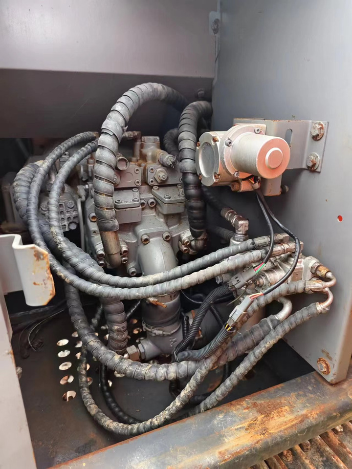 Гусеничный экскаватор HITACHI EX120-5: фото 6