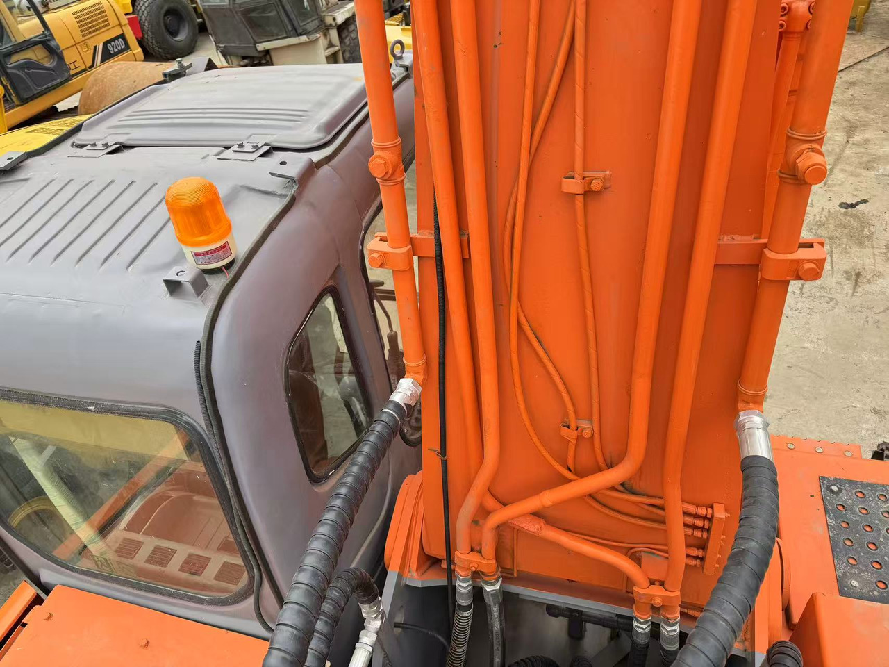 HITACHI ZX350LC - Гусеничный экскаватор: фото 4 HITACHI ZX350LC - Гусеничный экскаватор: фото 4