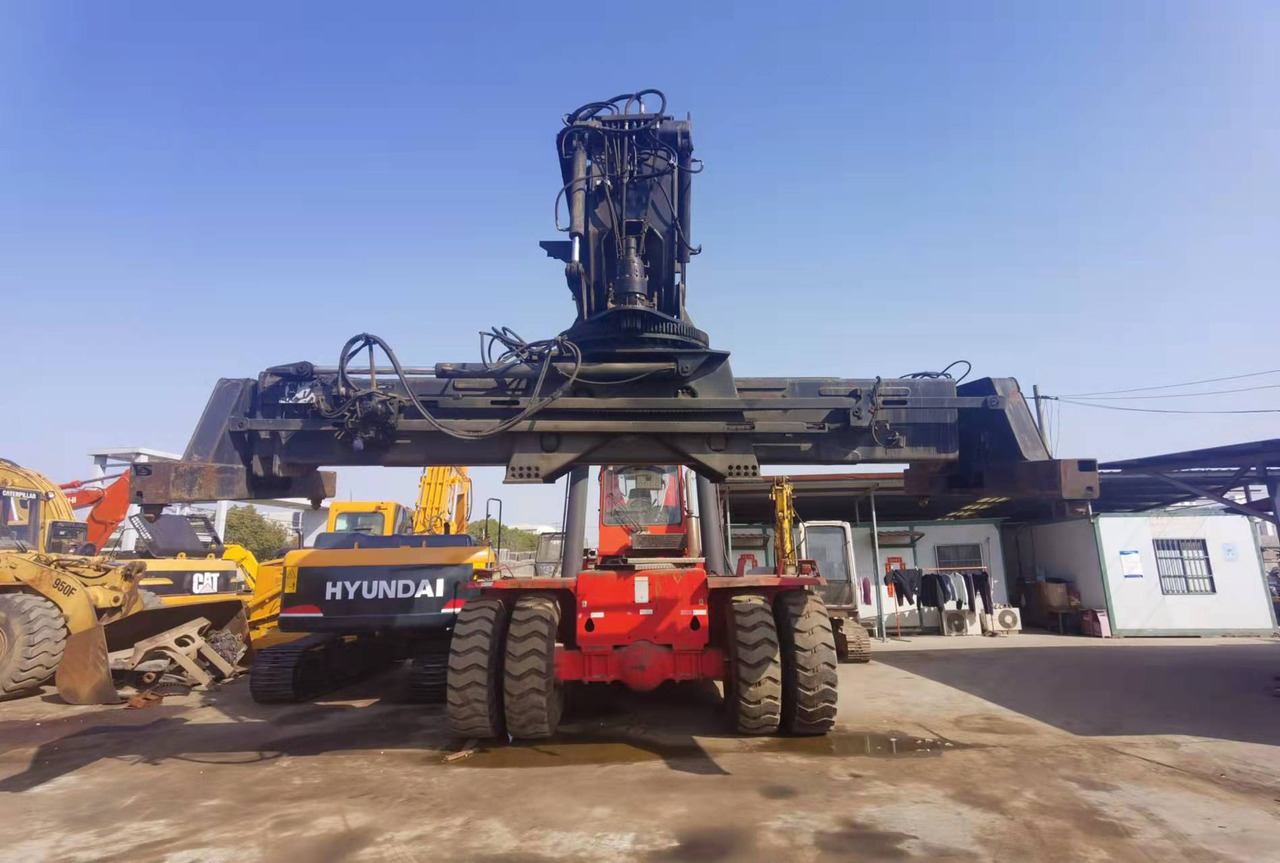 KALMAR DRF450 - Ричстакер: фото 1 KALMAR DRF450 - Ричстакер: фото 1