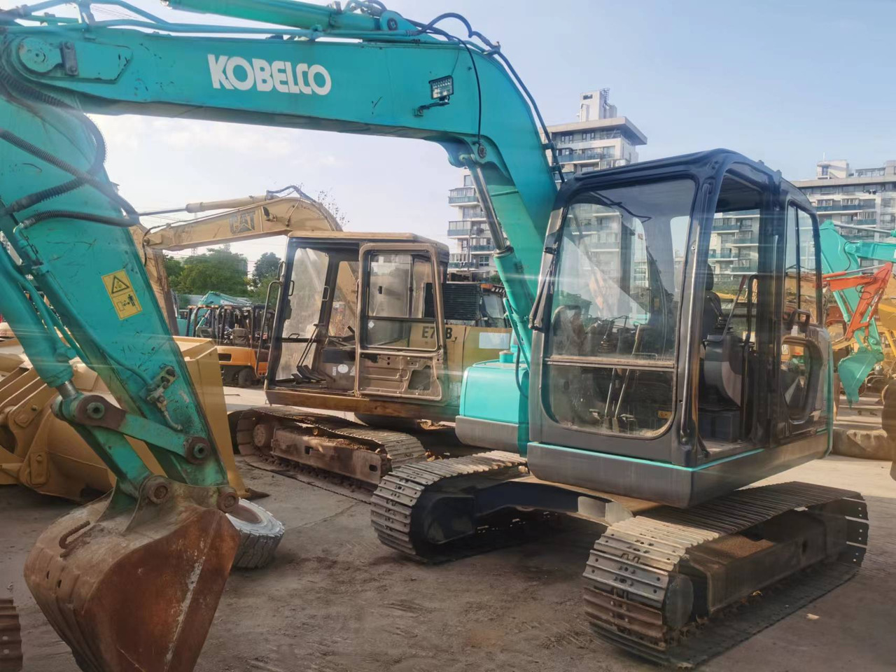 KOBELCO SK75 - Мини-экскаватор: фото 1 KOBELCO SK75 - Мини-экскаватор: фото 1