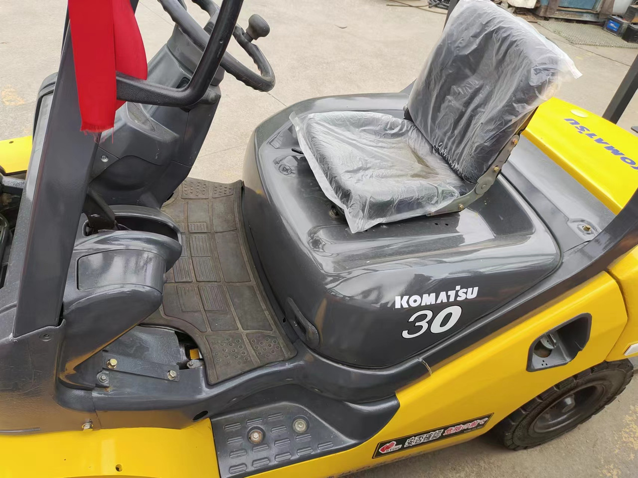 KOMATSU FD30 - Дизельный погрузчик: фото 2 KOMATSU FD30 - Дизельный погрузчик: фото 2