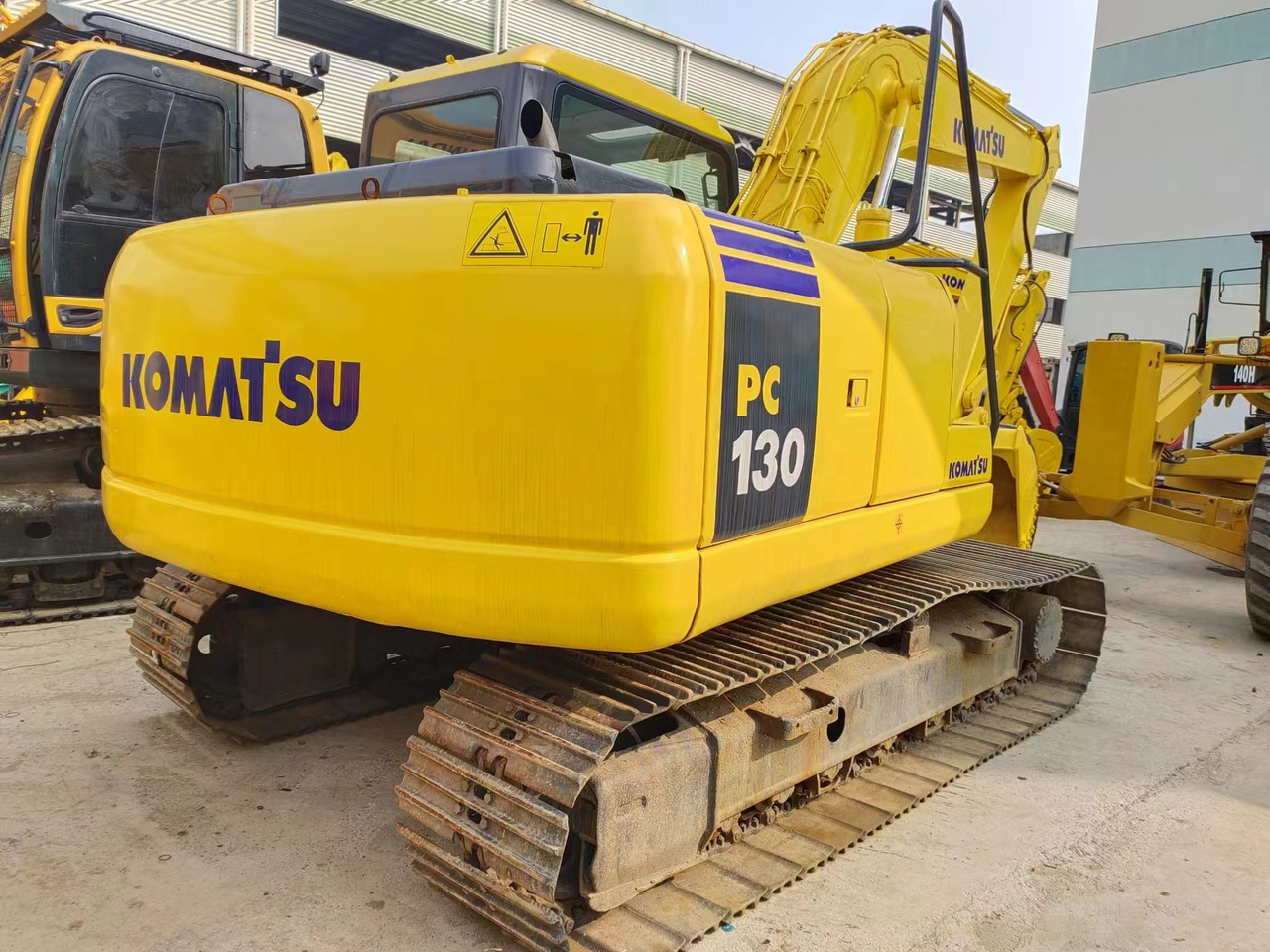 KOMATSU PC130-7 - Гусеничный экскаватор: фото 2 KOMATSU PC130-7 - Гусеничный экскаватор: фото 2