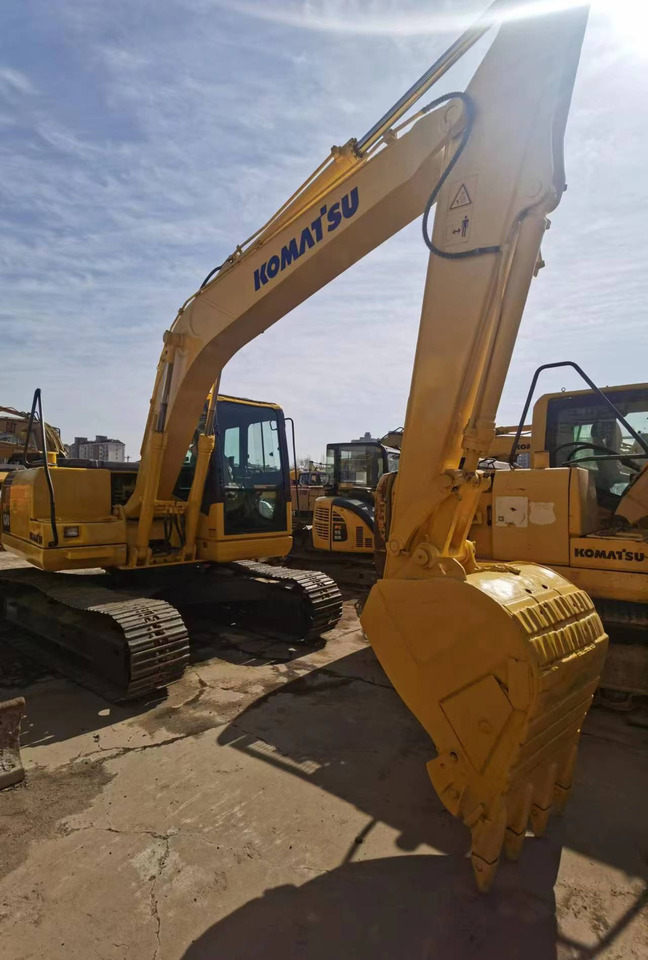 KOMATSU PC130-7 - Гусеничный экскаватор: фото 3 KOMATSU PC130-7 - Гусеничный экскаватор: фото 3