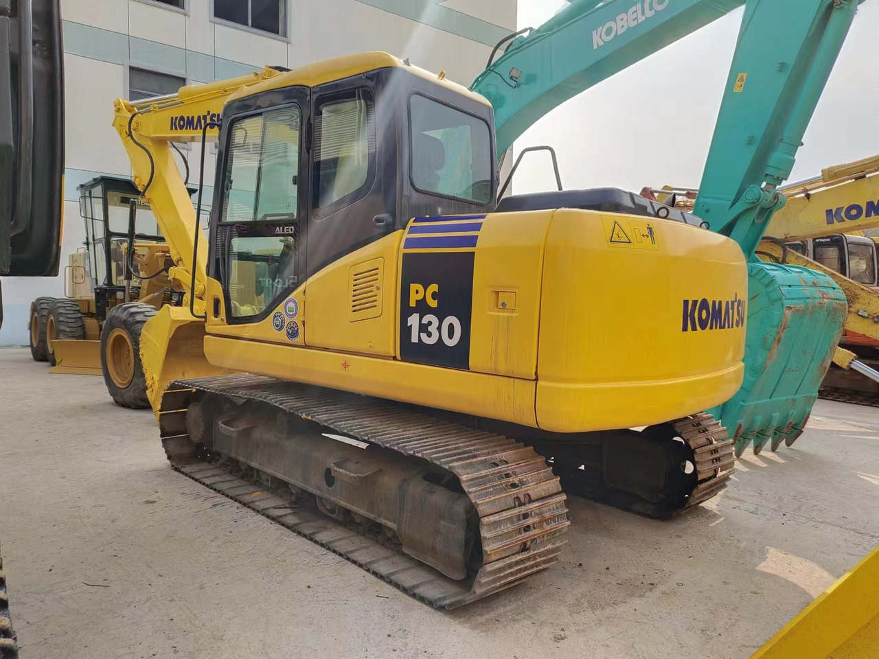 KOMATSU PC130-7 - Гусеничный экскаватор: фото 4 KOMATSU PC130-7 - Гусеничный экскаватор: фото 4