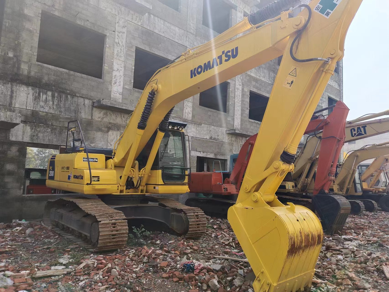 KOMATSU PC200-8 - Гусеничный экскаватор: фото 5 KOMATSU PC200-8 - Гусеничный экскаватор: фото 5