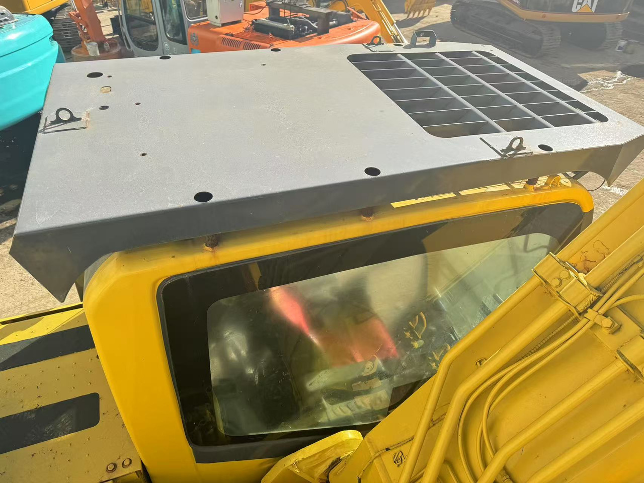 KOMATSU PC200-8 - Гусеничный экскаватор: фото 3 KOMATSU PC200-8 - Гусеничный экскаватор: фото 3