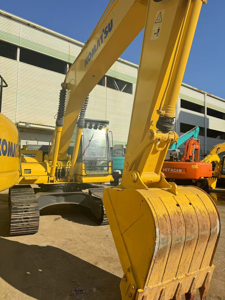 KOMATSU PC200-8 - Гусеничный экскаватор: фото 3 KOMATSU PC200-8 - Гусеничный экскаватор: фото 3