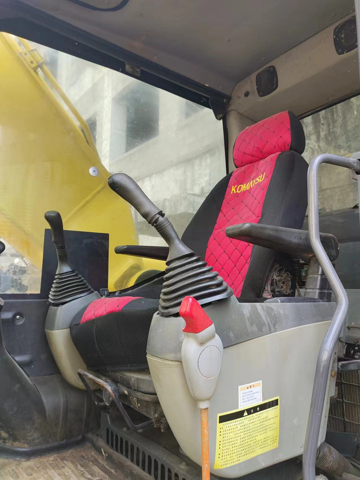 KOMATSU PC200-8 PC200-7 PC220-7 - Гусеничный экскаватор: фото 3 KOMATSU PC200-8 PC200-7 PC220-7 - Гусеничный экскаватор: фото 3