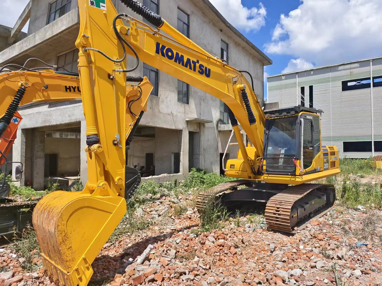 KOMATSU PC200-8N1 surplus Japan PC55 PC60-7 PC200-7 PC200-8 - Гусеничный экскаватор: фото 2 KOMATSU PC200-8N1 surplus Japan PC55 PC60-7 PC200-7 PC200-8 - Гусеничный экскаватор: фото 2