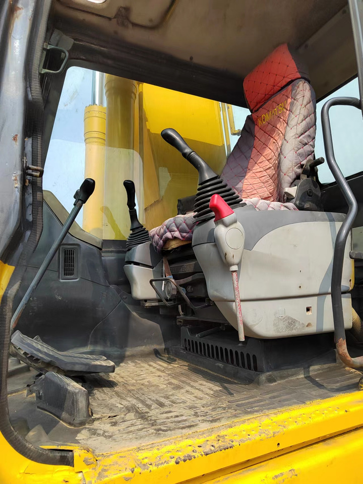 KOMATSU PC220-7 PC200-7 - Гусеничный экскаватор: фото 4 KOMATSU PC220-7 PC200-7 - Гусеничный экскаватор: фото 4