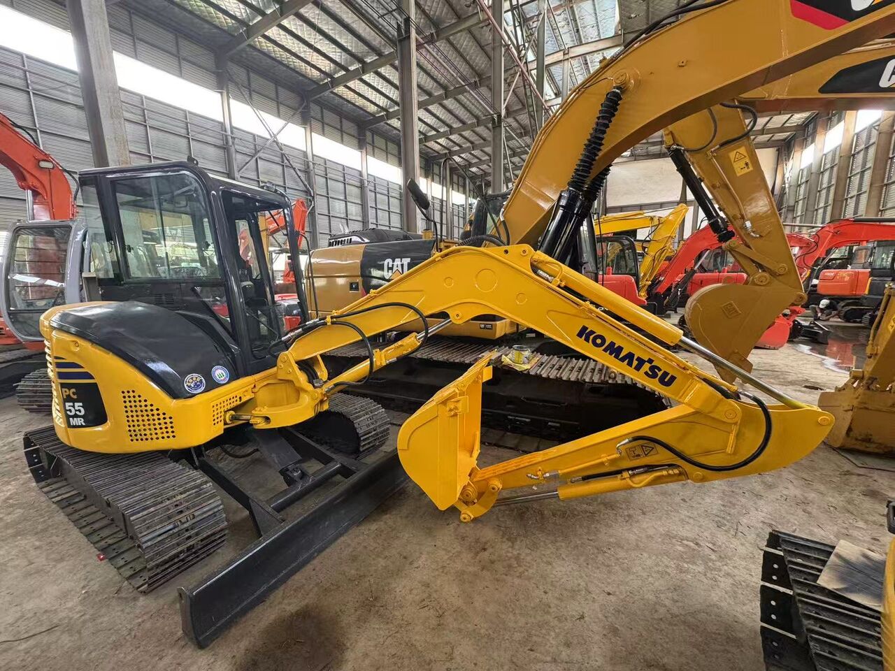 KOMATSU PC55MR - Мини-экскаватор: фото 1 KOMATSU PC55MR - Мини-экскаватор: фото 1