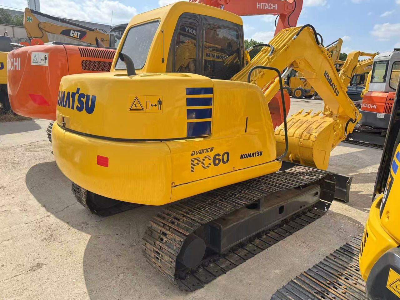 KOMATSU PC60-7 - Мини-экскаватор: фото 2 KOMATSU PC60-7 - Мини-экскаватор: фото 2