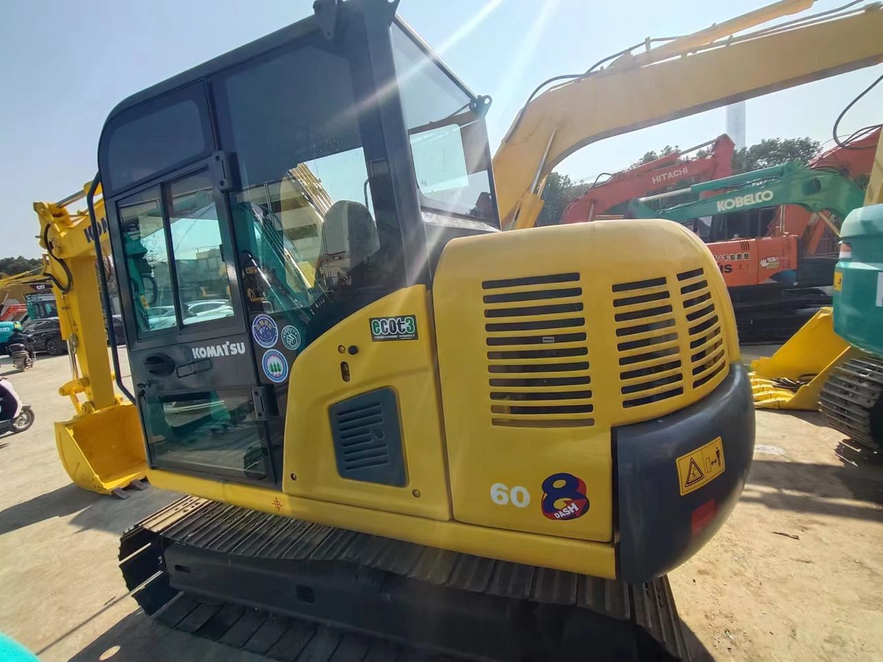KOMATSU PC60-8 - Мини-экскаватор: фото 5 KOMATSU PC60-8 - Мини-экскаватор: фото 5