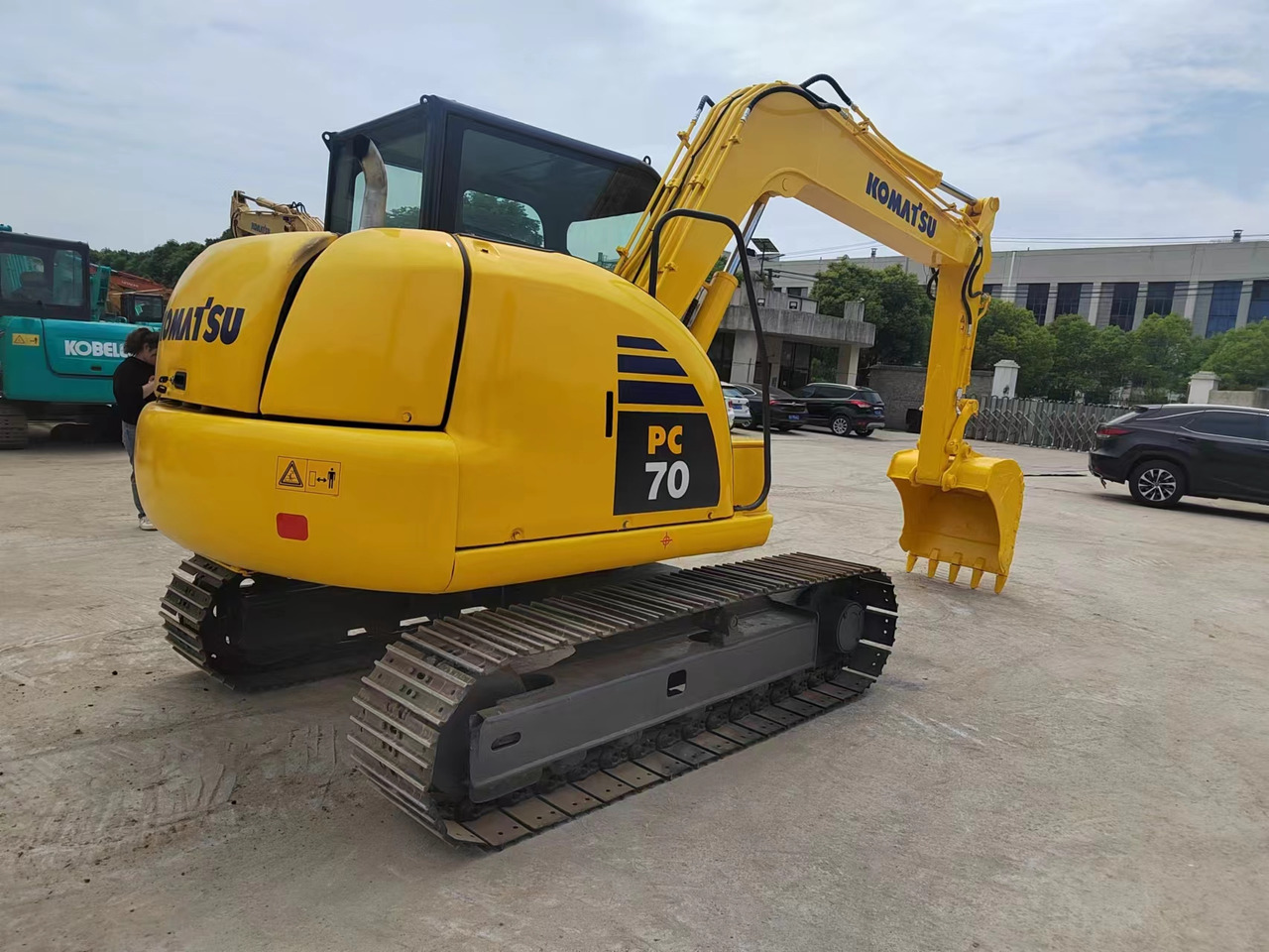 KOMATSU PC70-8 - Гусеничный экскаватор: фото 4 KOMATSU PC70-8 - Гусеничный экскаватор: фото 4