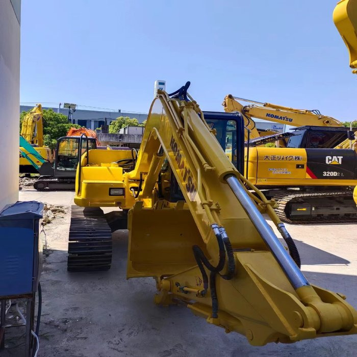 KOMATSU pc70-8 - Гусеничный экскаватор: фото 3 KOMATSU pc70-8 - Гусеничный экскаватор: фото 3