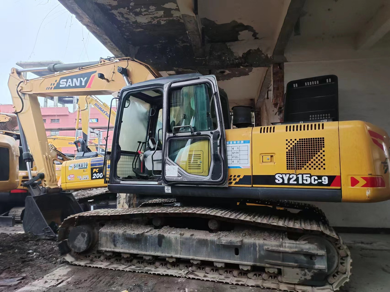 SANY SY215C-9 - Гусеничный экскаватор: фото 1 SANY SY215C-9 - Гусеничный экскаватор: фото 1