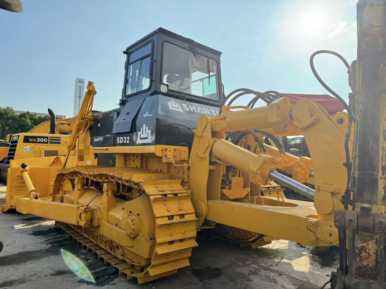 SHANTUI SD32 - Бульдозер: фото 1 SHANTUI SD32 - Бульдозер: фото 1