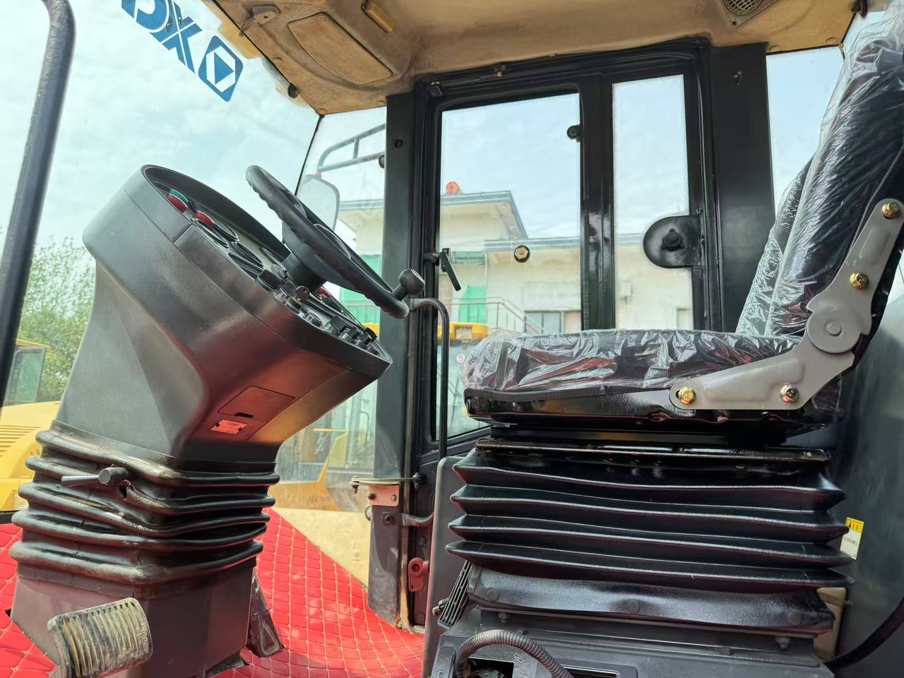 XCMG XS143J - Дорожный каток: фото 5 XCMG XS143J - Дорожный каток: фото 5