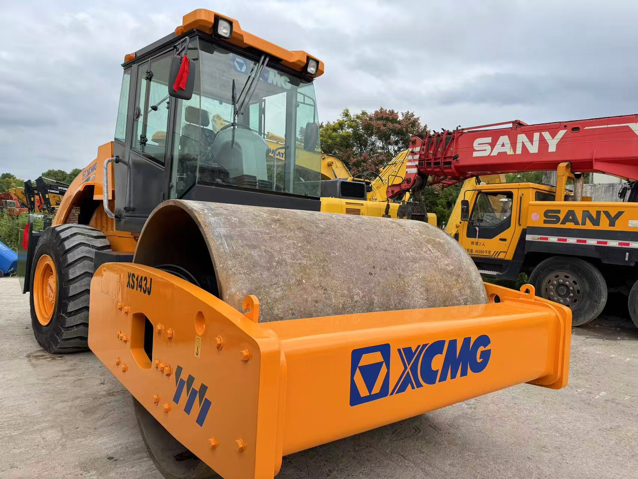 XCMG XS143J - Дорожный каток: фото 1 XCMG XS143J - Дорожный каток: фото 1