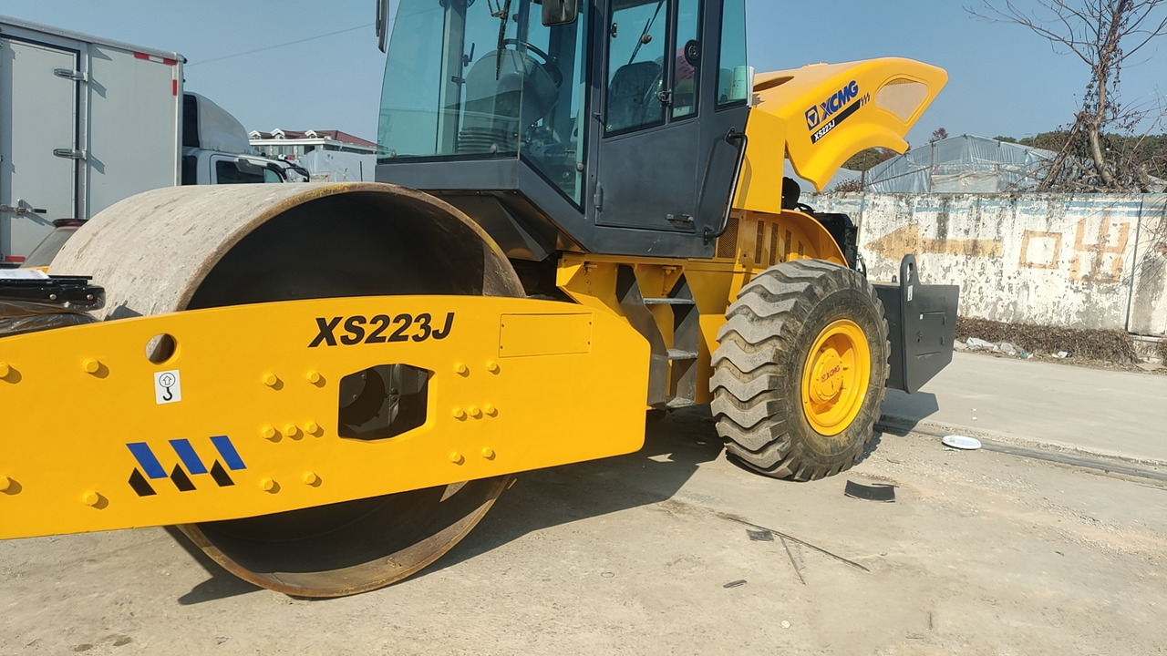 XCMG XS223J - Дорожный каток: фото 3 XCMG XS223J - Дорожный каток: фото 3