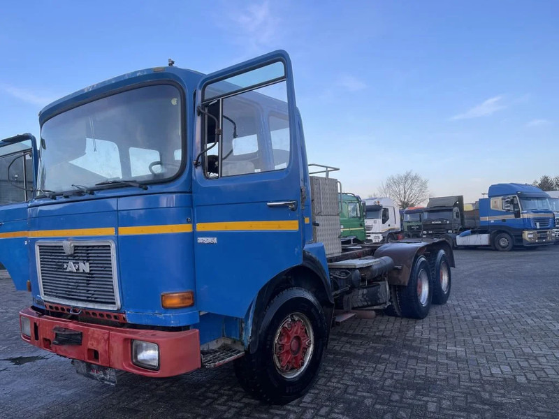 MAN 32.361 Chassis - Грузовик-шасси: фото 1 MAN 32.361 Chassis - Грузовик-шасси: фото 1
